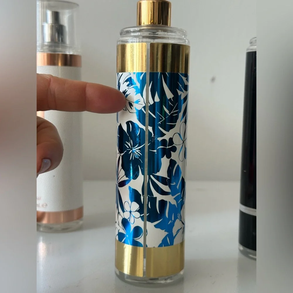 Rogue Love by Rihanna, Tommy Bahama & Black by Kenneth Cole Body Mist Set - Picture 6 of 8